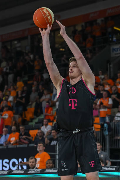 成为攻防两 成为攻防两